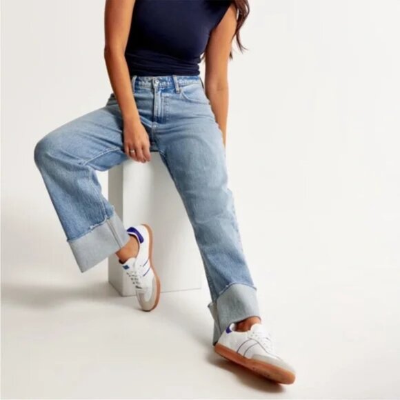 Abercrombie & Fitch Curve Love The Baggy Mid Rise Cuffed Jeans - Picture 1 of 9